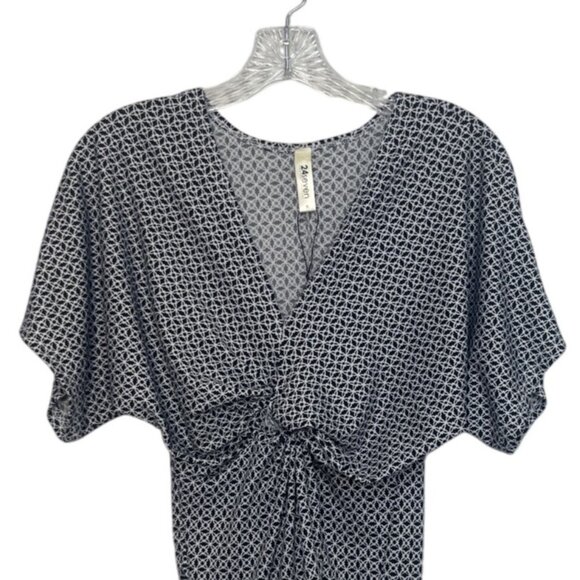 24Seven Geometric Print Top Shirt Womens Medium Black White New - Picture 4 of 10